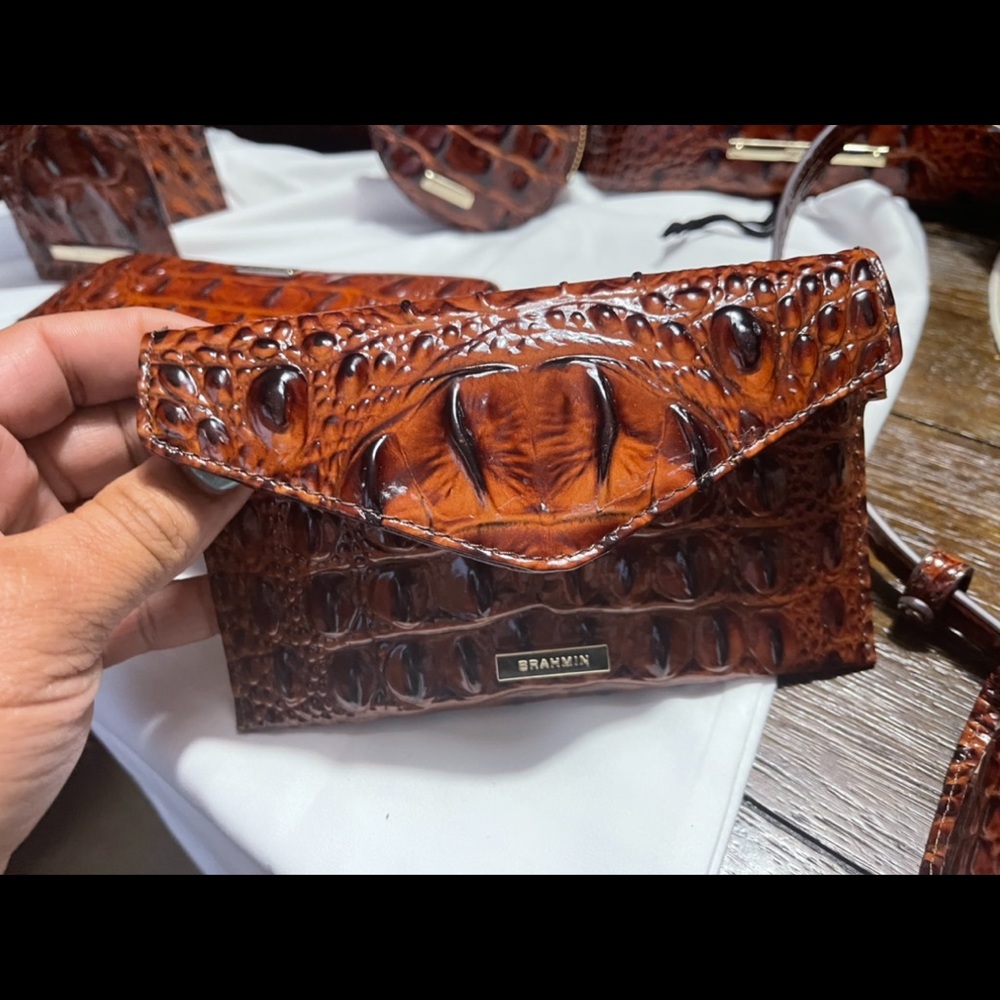 Brahmin mask holder